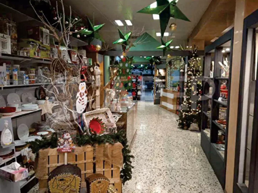 Immagine 2 di Negozio in vendita  in Vicolo Petrarca, 3 a San Martino Di Lupari