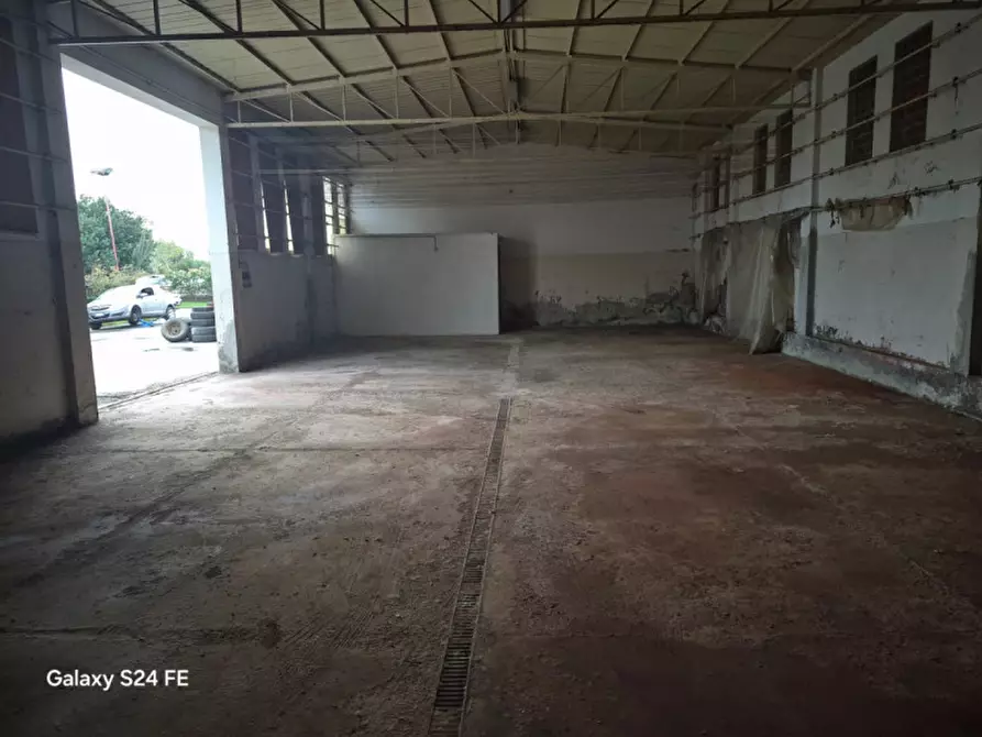 Immagine 3 di Capannone industriale in affitto  a Quartu Sant'elena