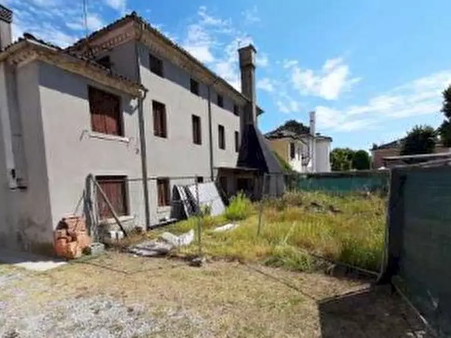 Immagine 5 di Casa indipendente in vendita  in Via Zero Branco a Mogliano Veneto