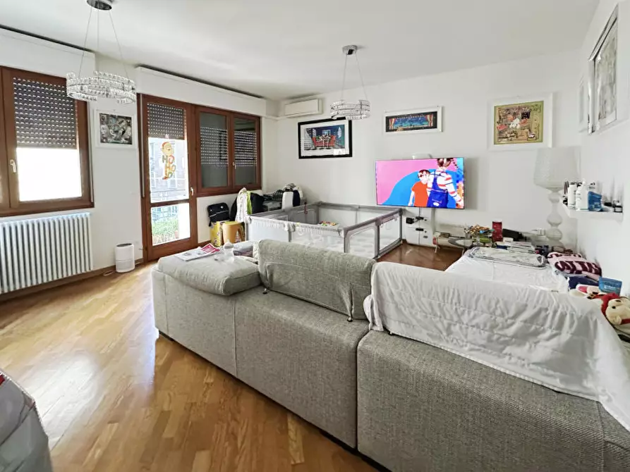 Immagine 1 di Appartamento in vendita  in Via Gian Battista Morgagni a Bologna