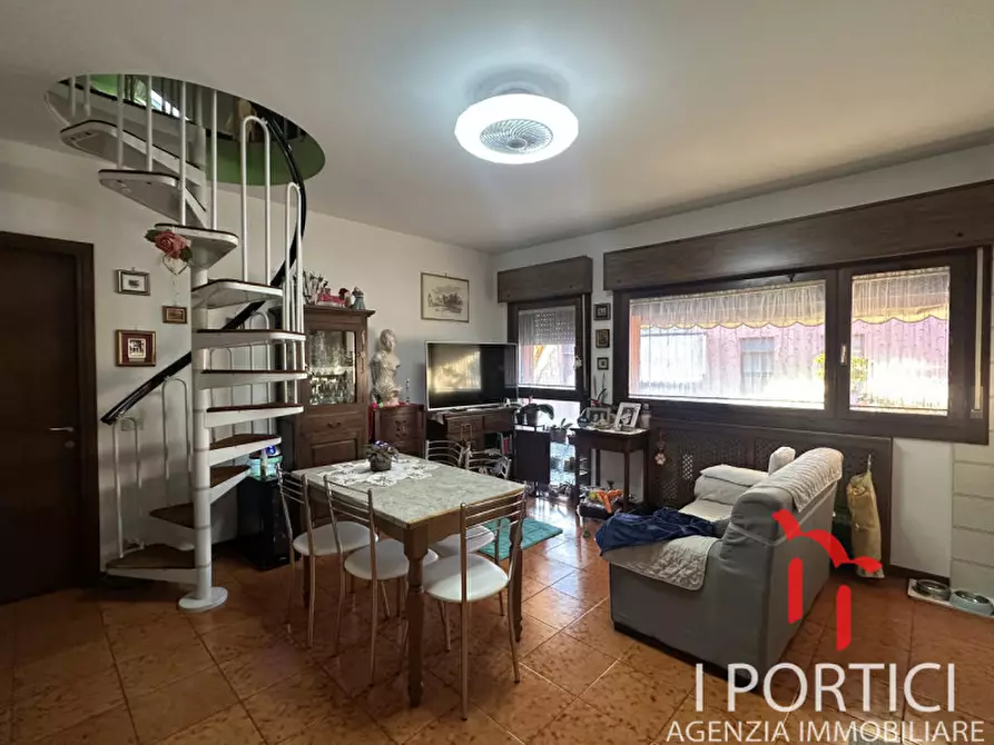 Immagine 1 di Appartamento in vendita  in Via Giuseppe Verdi a Paese