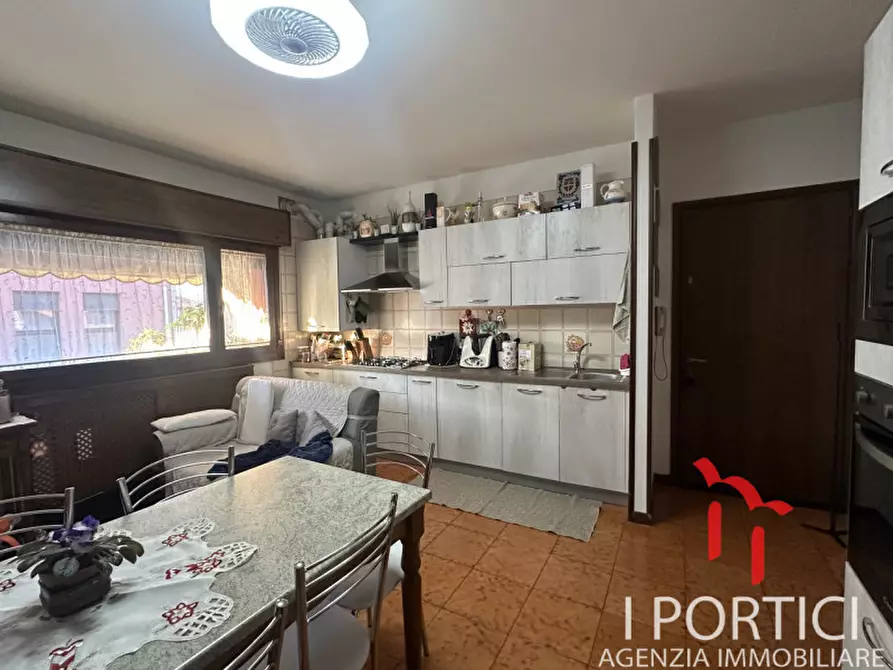 Immagine 5 di Appartamento in vendita  in Via Giuseppe Verdi a Paese