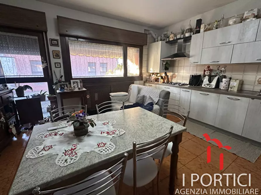 Immagine 6 di Appartamento in vendita  in Via Giuseppe Verdi a Paese