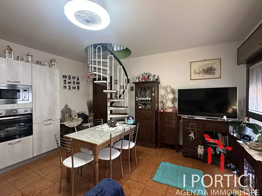 Immagine 7 di Appartamento in vendita  in Via Giuseppe Verdi a Paese