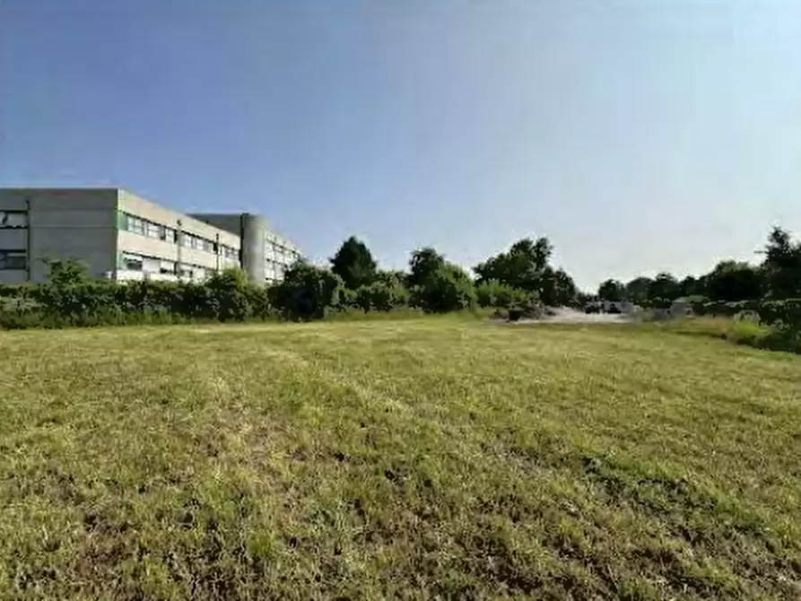 Immagine 1 di Terreno in vendita  in Strada delle Zecchette a Treviso