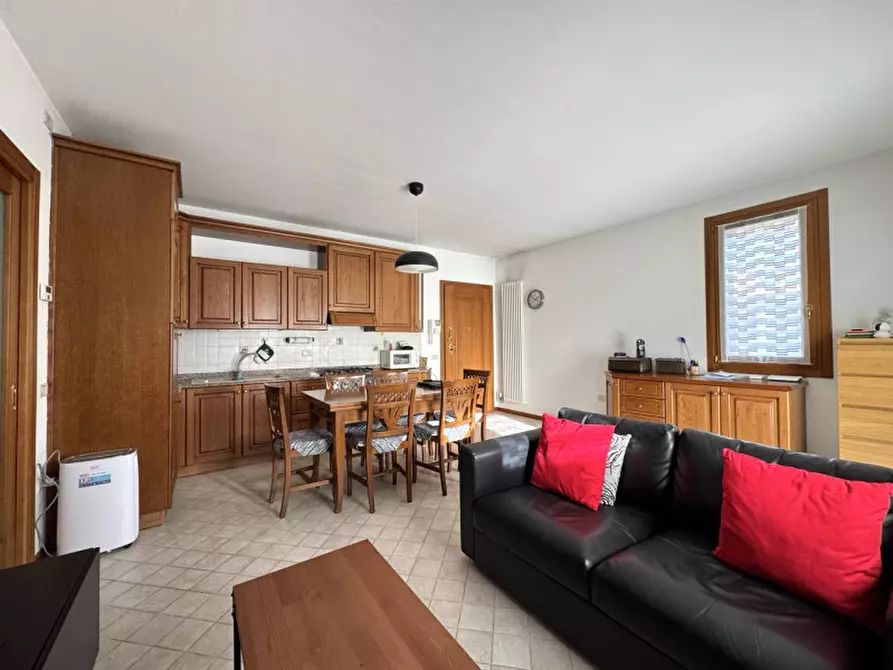 Immagine 4 di Appartamento in vendita  in Via Angarano a Colceresa