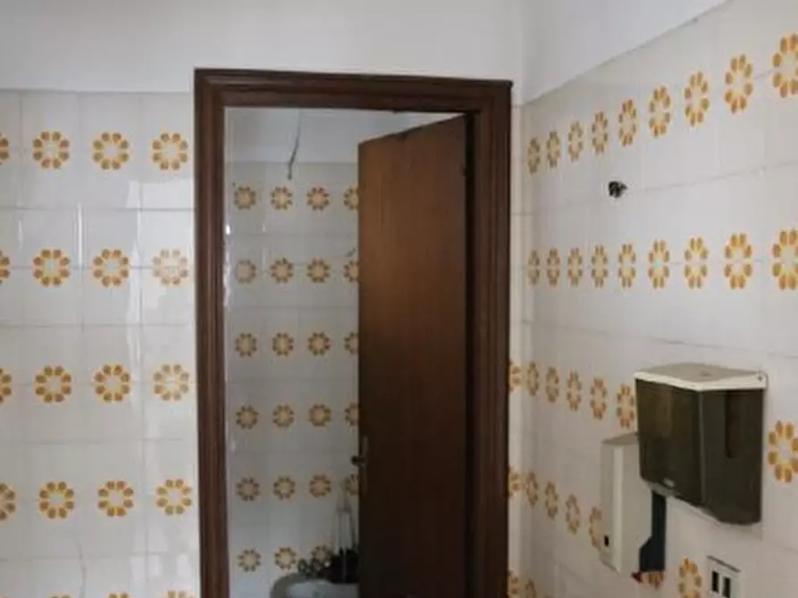 Immagine 4 di Negozio in vendita  in Via Ugo La Malfa a Susegana