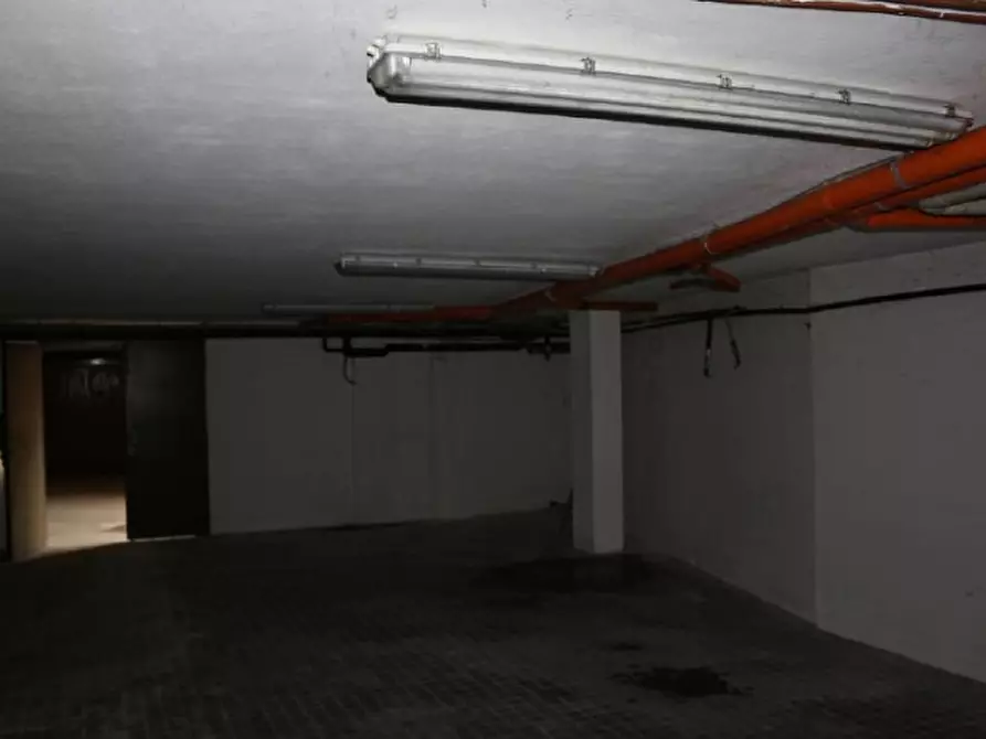 Immagine 7 di Negozio in vendita  in Via Ugo La Malfa a Susegana