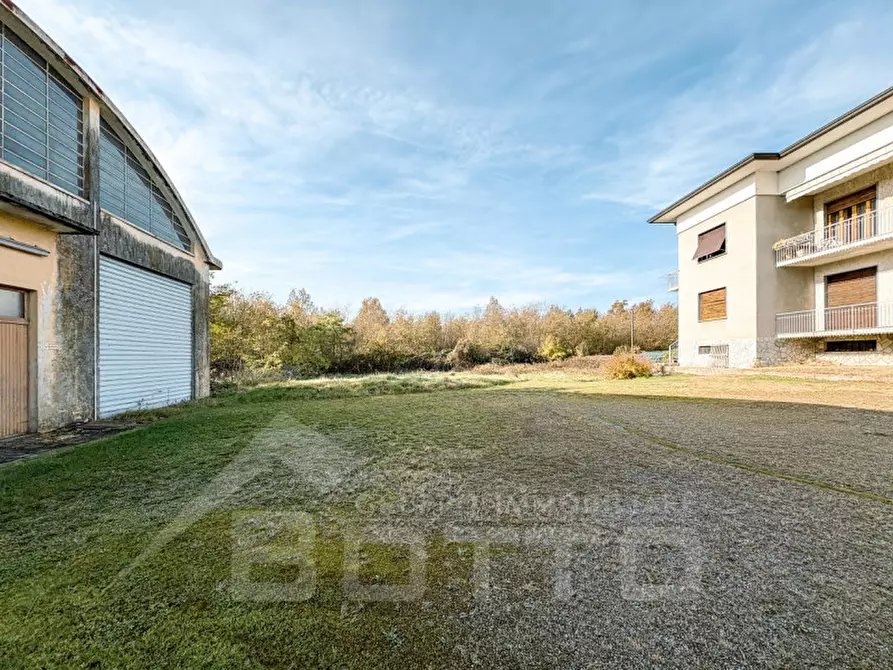 Immagine 30 di Appartamento in vendita  in via molino nuovo n 2 a Fontaneto D'agogna