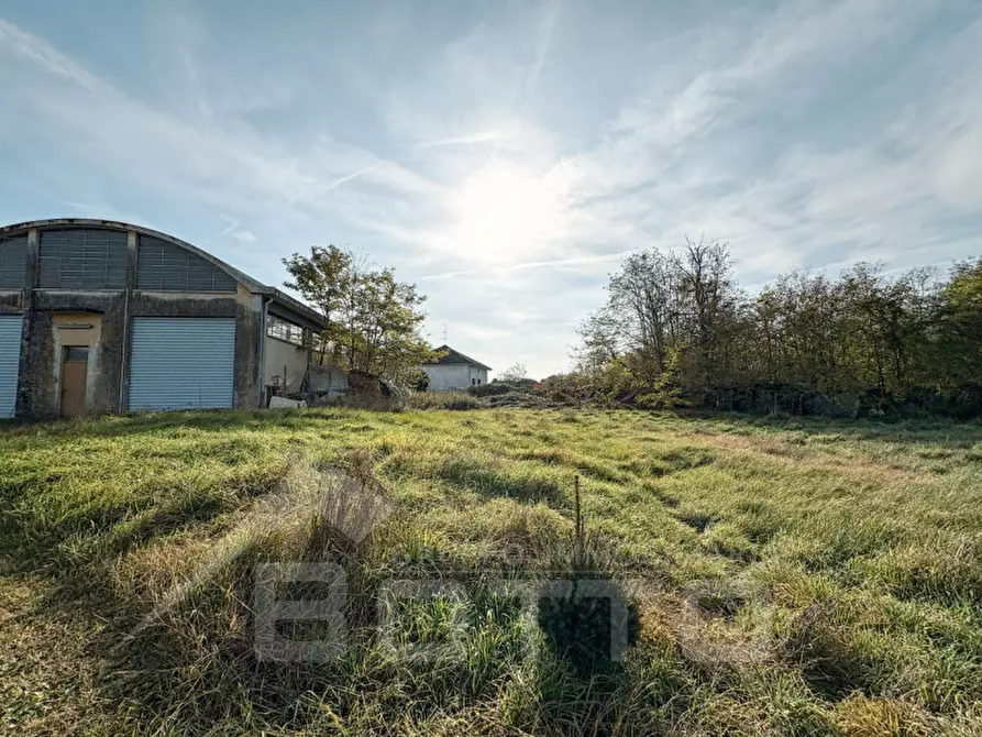 Immagine 36 di Appartamento in vendita  in via molino nuovo n 2 a Fontaneto D'agogna