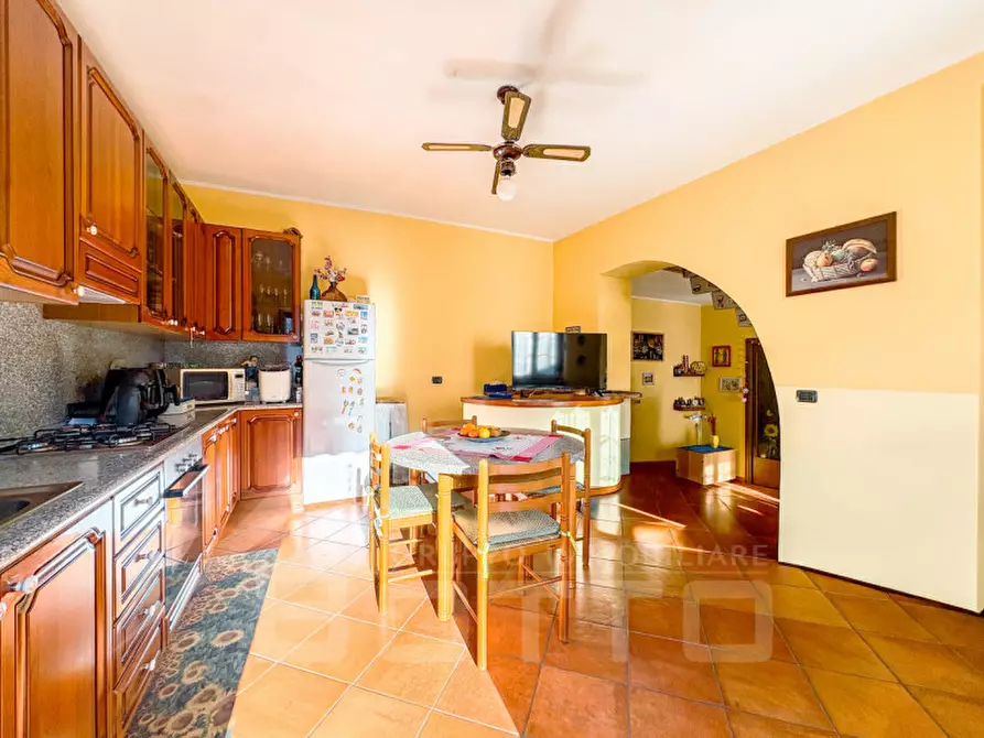 Immagine 3 di Villetta a schiera in vendita  in via santa maria n 40 a Bellinzago Novarese