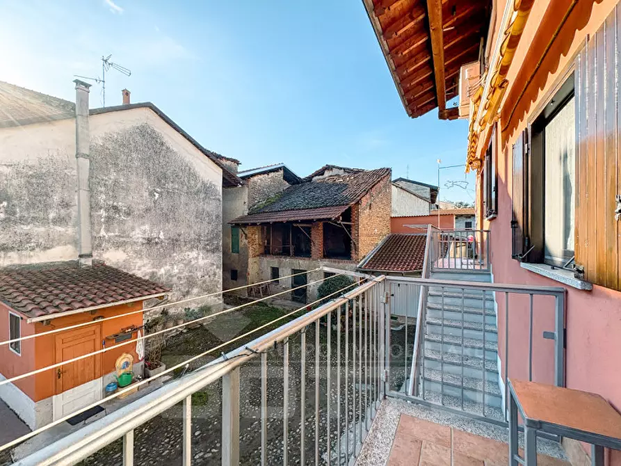 Immagine 16 di Villetta a schiera in vendita  in via santa maria n 40 a Bellinzago Novarese