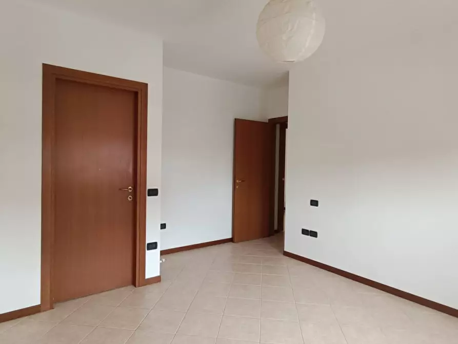 Immagine 3 di Appartamento in affitto  in Via Ancona a Torri Di Quartesolo