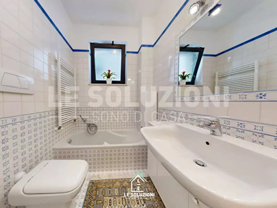 Immagine 18 di Appartamento in vendita  in Viale Dante Alighieri 24 a Castellana Grotte