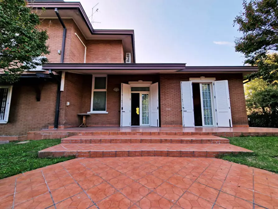 Immagine 2 di Casa bifamiliare in vendita  in VIA ALFIERI 35 a Novi Di Modena