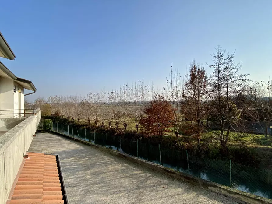 Immagine 12 di Appartamento in vendita  in Via Fornaci, 51 a Torri Di Quartesolo