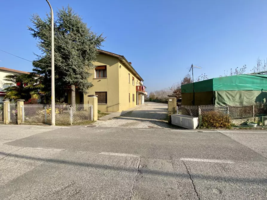 Immagine 16 di Appartamento in vendita  in Via Fornaci, 51 a Torri Di Quartesolo
