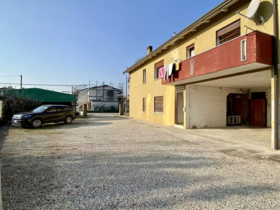 Immagine 27 di Appartamento in vendita  in Via Fornaci, 51 a Torri Di Quartesolo