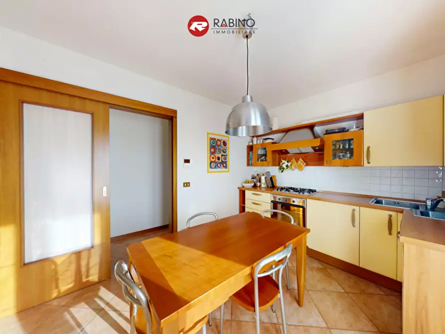 Immagine 5 di Appartamento in vendita  in Via Giacomo Leopardi n. 11 a Pasian Di Prato