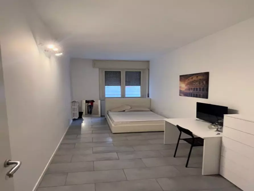 Immagine 1 di Camera in affitto  in Via Felice Casati a Milano