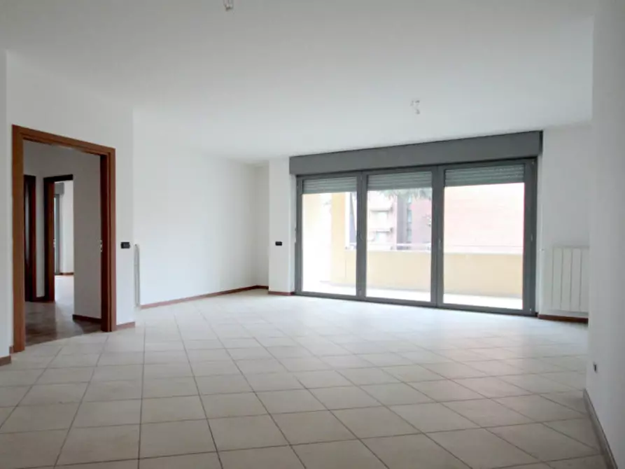 Immagine 1 di Appartamento in affitto  in piazzale XXV Aprile, 8 a Seregno