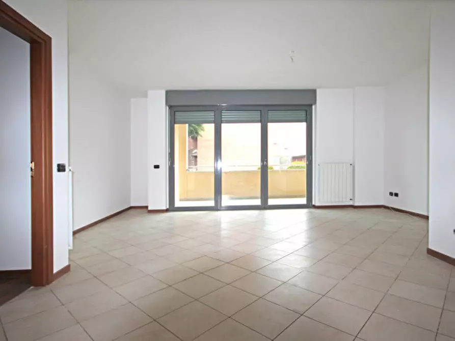 Immagine 2 di Appartamento in affitto  in piazzale XXV Aprile, 8 a Seregno