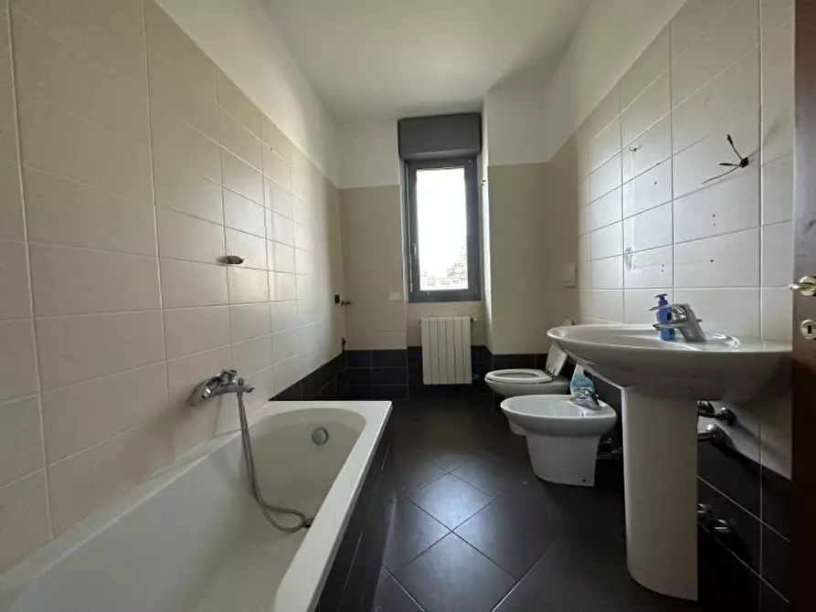 Immagine 9 di Appartamento in affitto  in piazzale XXV Aprile, 8 a Seregno