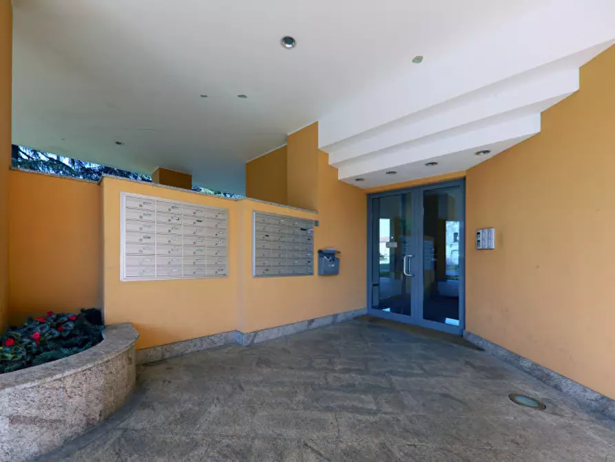 Immagine 13 di Appartamento in affitto  in piazzale XXV Aprile, 8 a Seregno