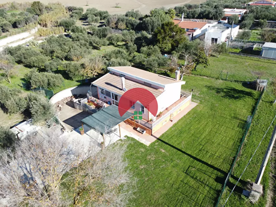 Immagine 1 di Villa in vendita  in contrada guirro a Matera