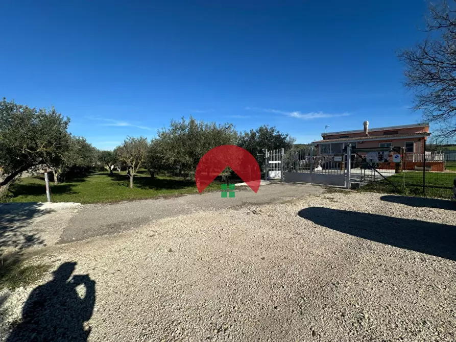 Immagine 5 di Villa in vendita  in contrada guirro a Matera