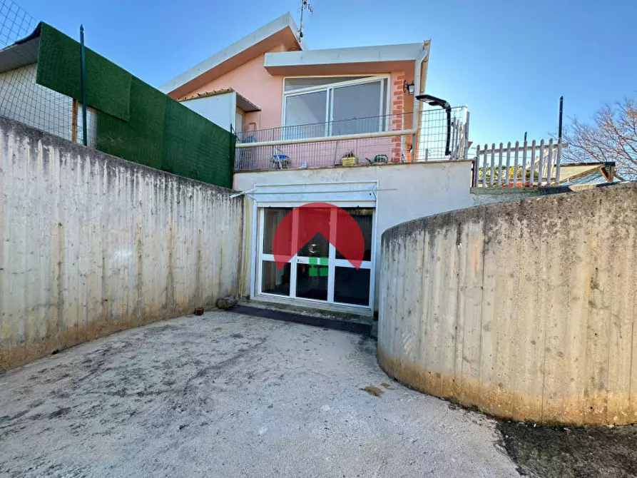 Immagine 30 di Villa in vendita  in contrada guirro a Matera