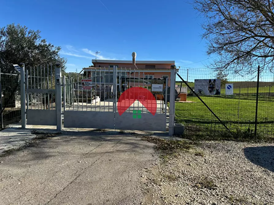Immagine 36 di Villa in vendita  in contrada guirro a Matera