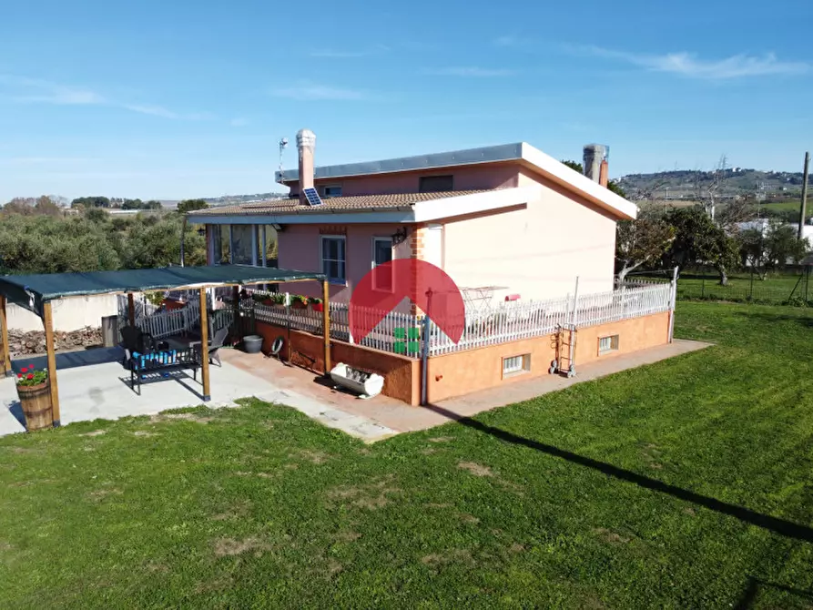 Immagine 49 di Villa in vendita  in contrada guirro a Matera