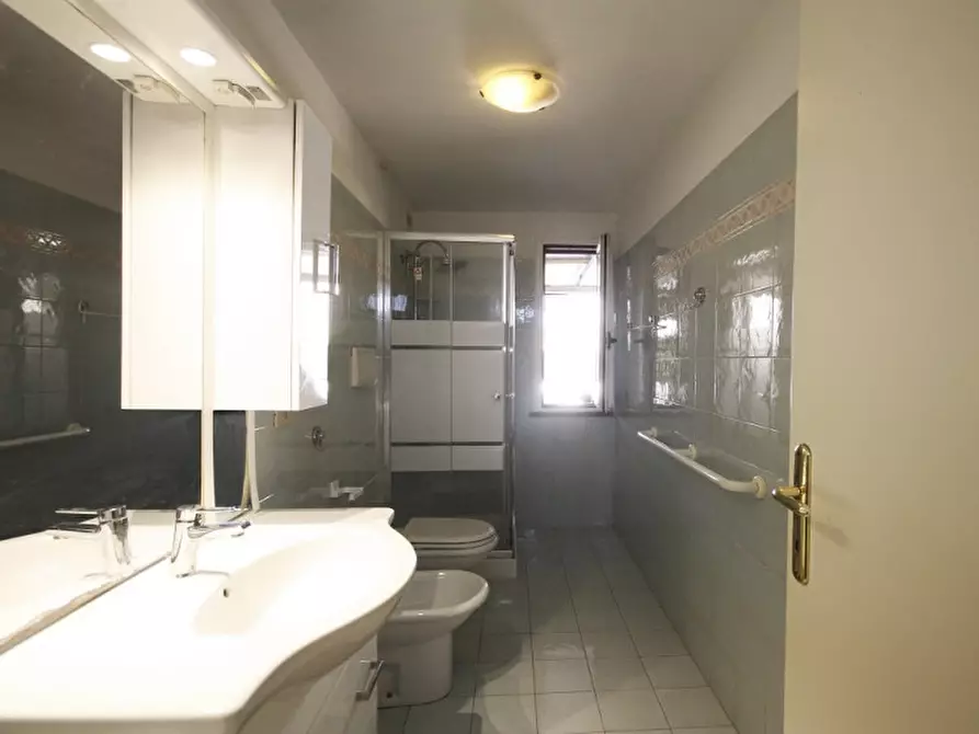 Immagine 17 di Appartamento in vendita  in viale Lazio a Riccione