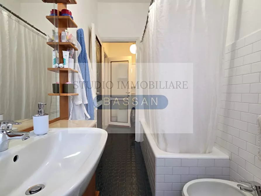 Immagine 11 di Appartamento in vendita  in Via Alfredo Di Dio  n.18 a Gallarate