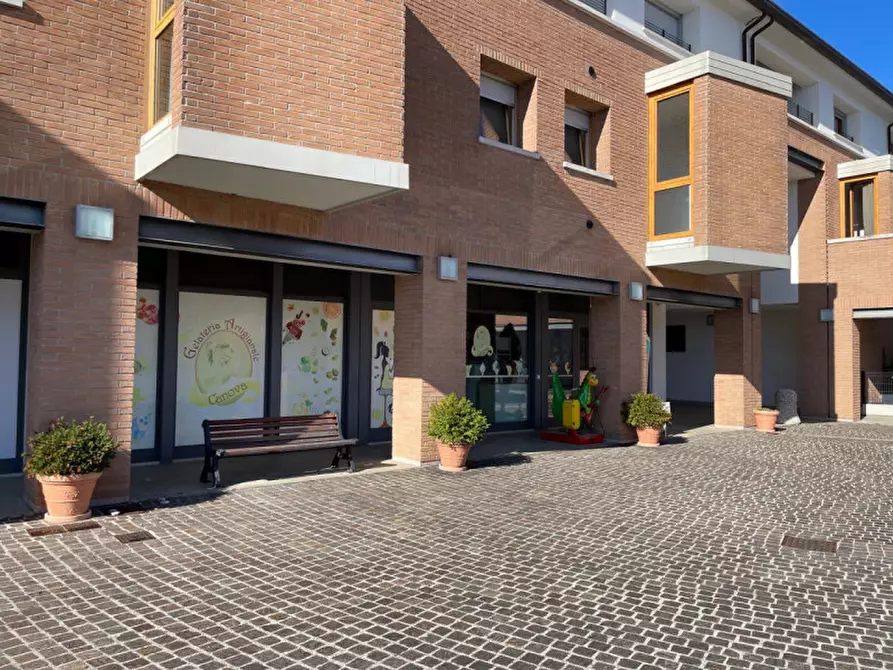 Immagine 2 di Negozio in vendita  a Maser