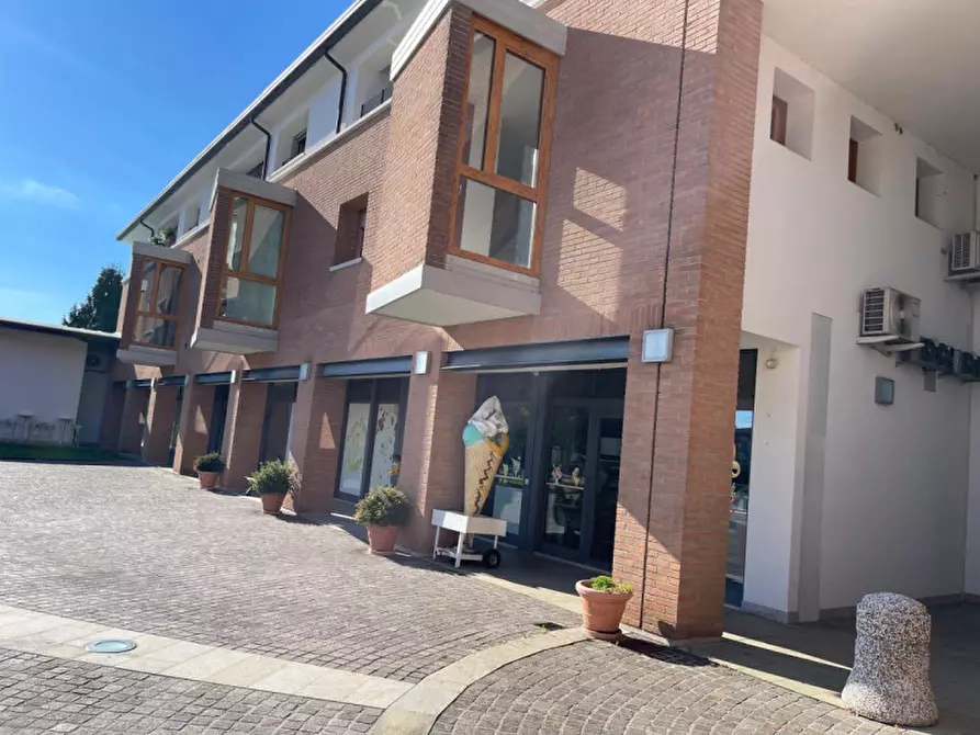 Immagine 3 di Negozio in vendita  a Maser