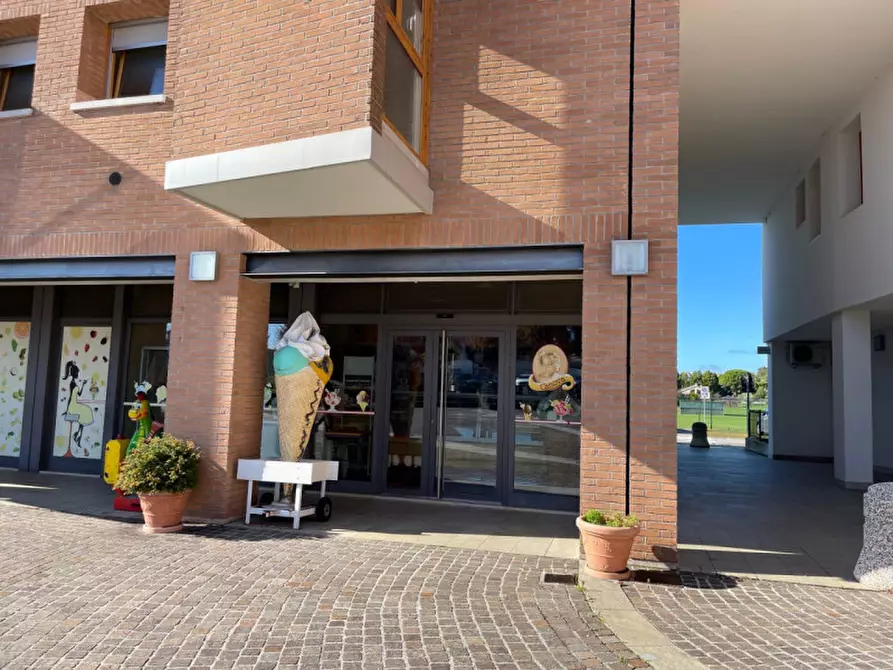 Immagine 4 di Negozio in vendita  a Maser