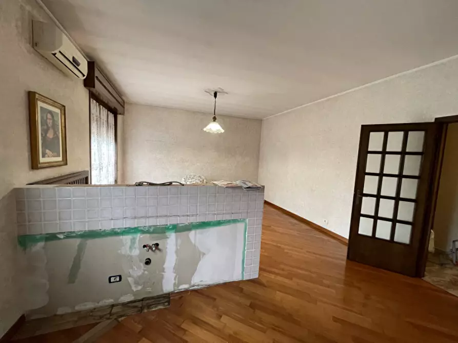 Immagine 13 di Appartamento in vendita  a Suzzara