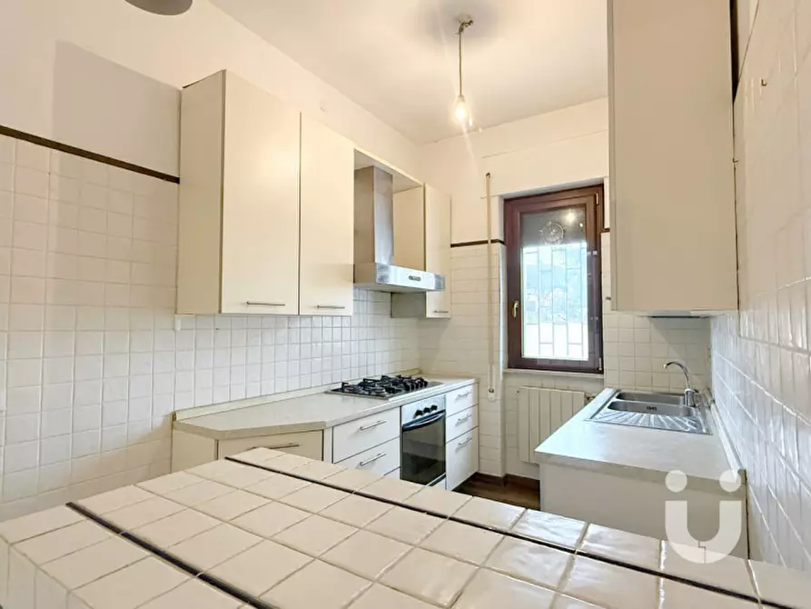 Immagine 4 di Appartamento in vendita  in Via della Maggiorana a Roma