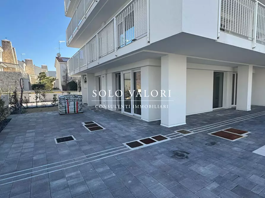 Immagine 1 di Appartamento in vendita  in Piazza Tommaso Nember a Jesolo