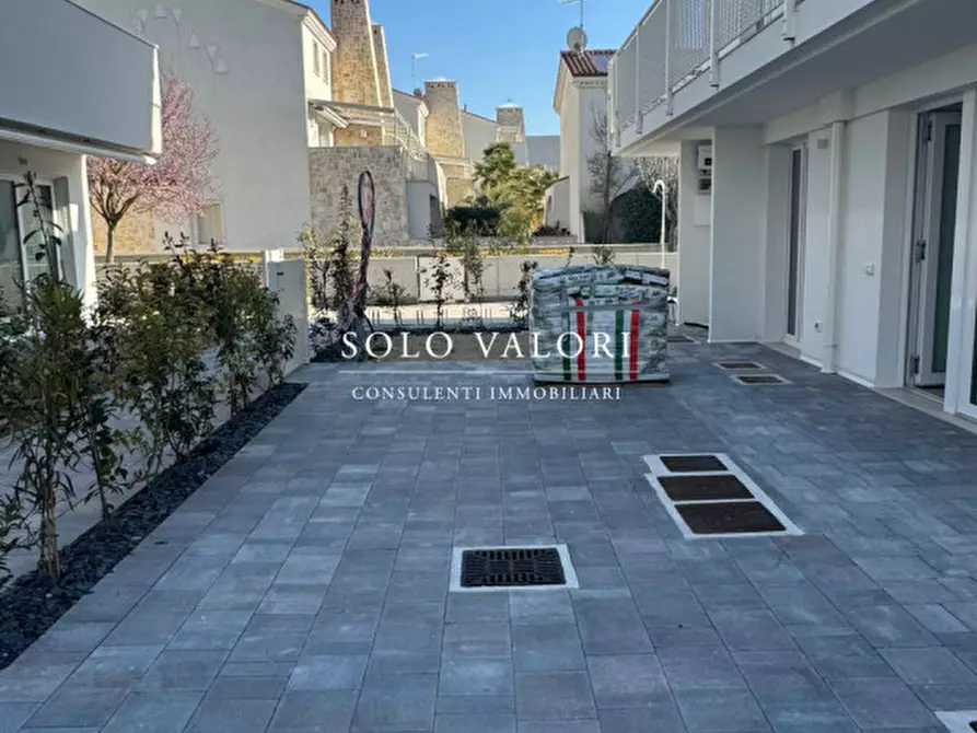 Immagine 2 di Appartamento in vendita  in Piazza Tommaso Nember a Jesolo