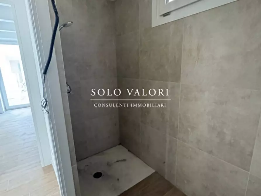 Immagine 4 di Appartamento in vendita  in Piazza Tommaso Nember a Jesolo