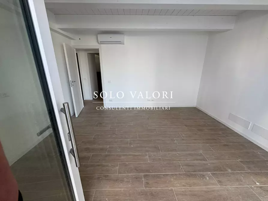 Immagine 8 di Appartamento in vendita  in Piazza Tommaso Nember a Jesolo