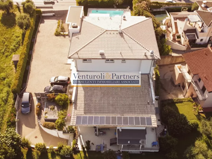 Immagine 2 di Villetta a schiera in vendita  in Via San Francesco a Manerba Del Garda