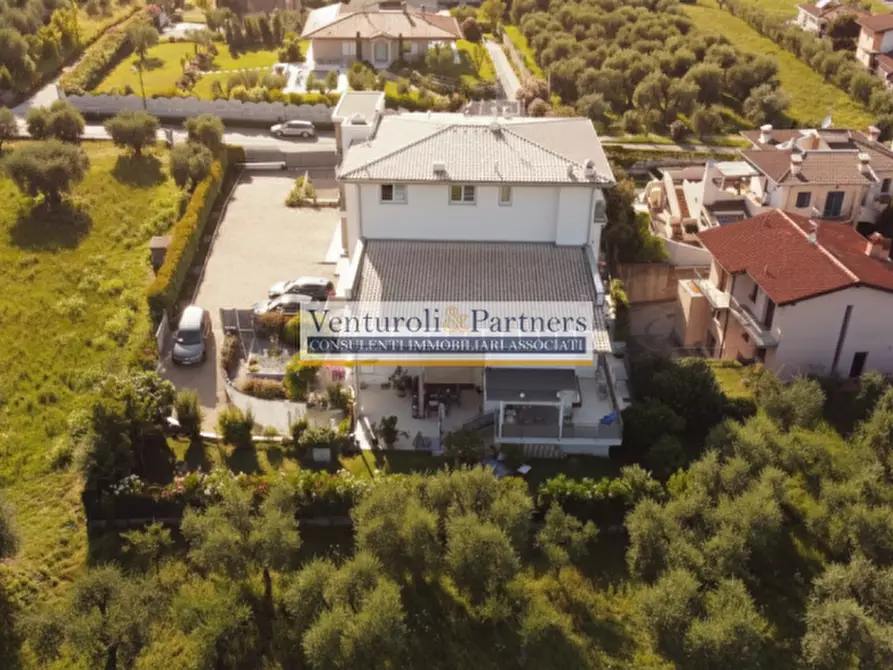 Immagine 3 di Villetta a schiera in vendita  in Via San Francesco a Manerba Del Garda