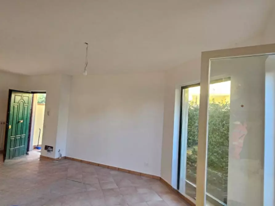 Immagine 3 di Villetta a schiera in vendita  in Via Eugenio Rovella a Cave