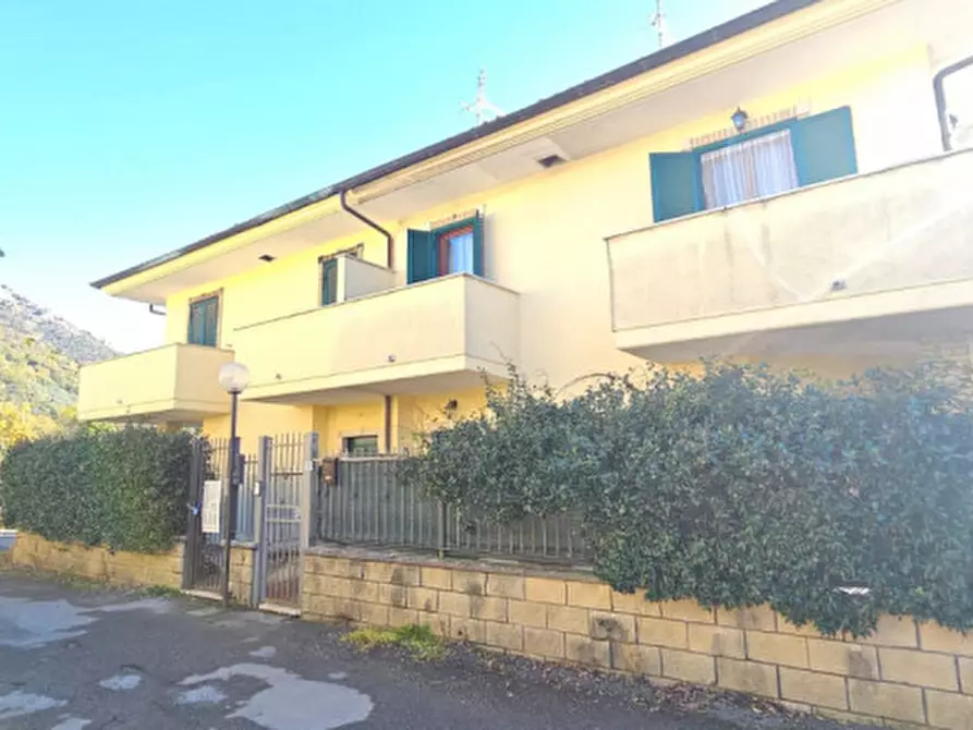 Immagine 1 di Villetta a schiera in vendita  in Via Eugenio Rovella a Cave