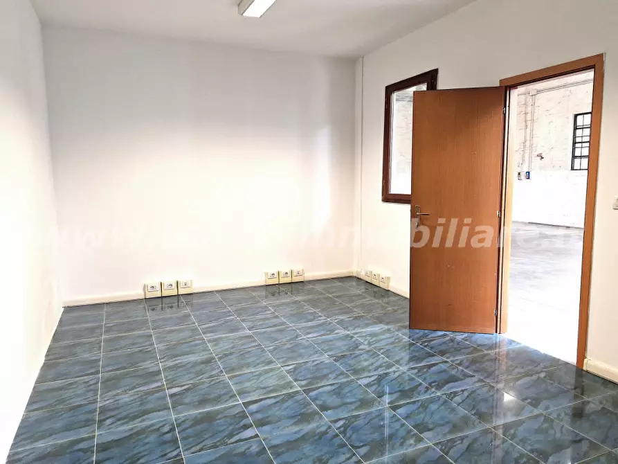 Immagine 7 di Magazzino in affitto  in Via Balzani a Zola Predosa