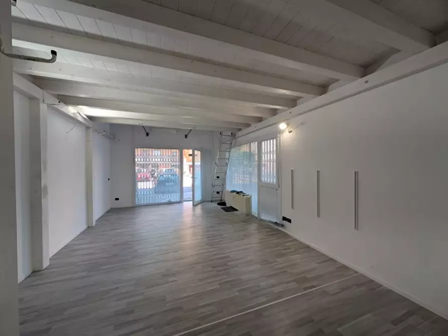 Immagine 10 di Ufficio in vendita  a Padova